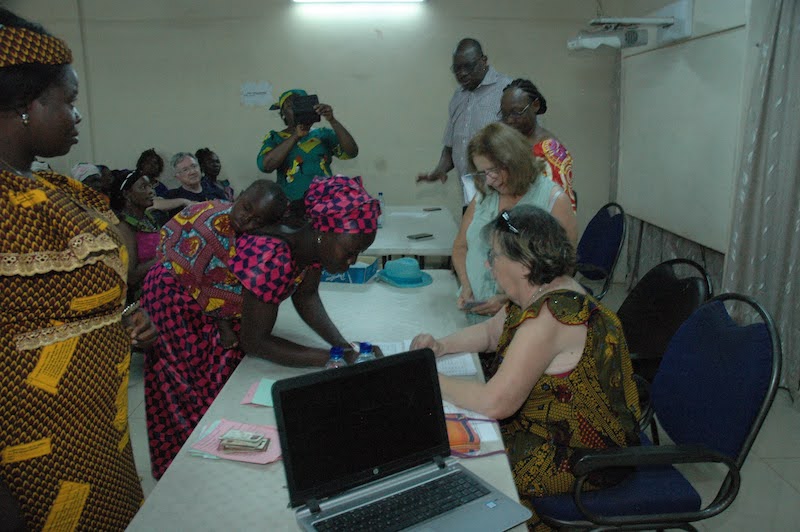 Microcrédits - échanges entre femmes bénéficiaires et membres de l'association