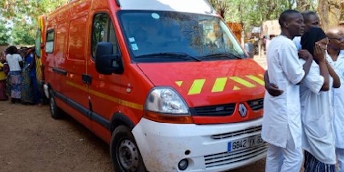 Arrivée de l'ambulance à Andoum
