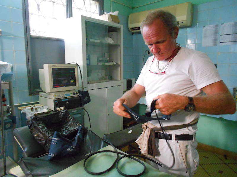 Jean-Louis Gutknecht en mission médicale en 2013