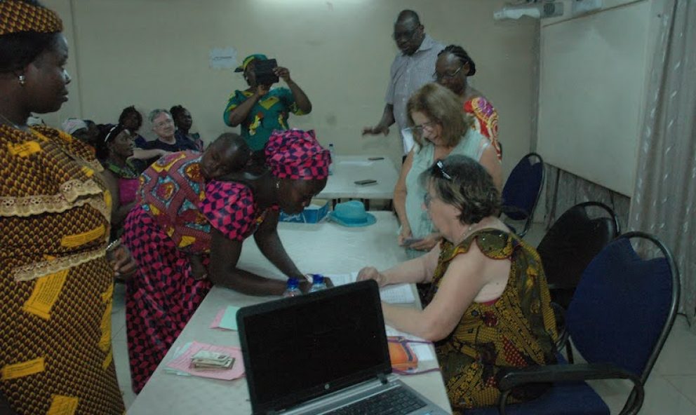 Microcrédits - échanges entre femmes bénéficiaires et membres de l'association