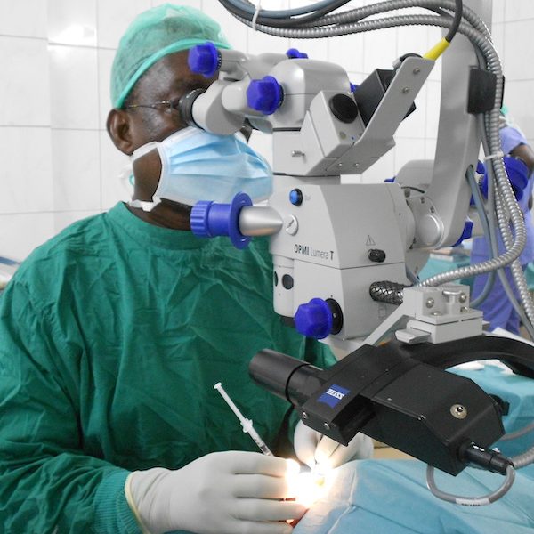 Opération de la cataracte à l'hôpital Schiphra